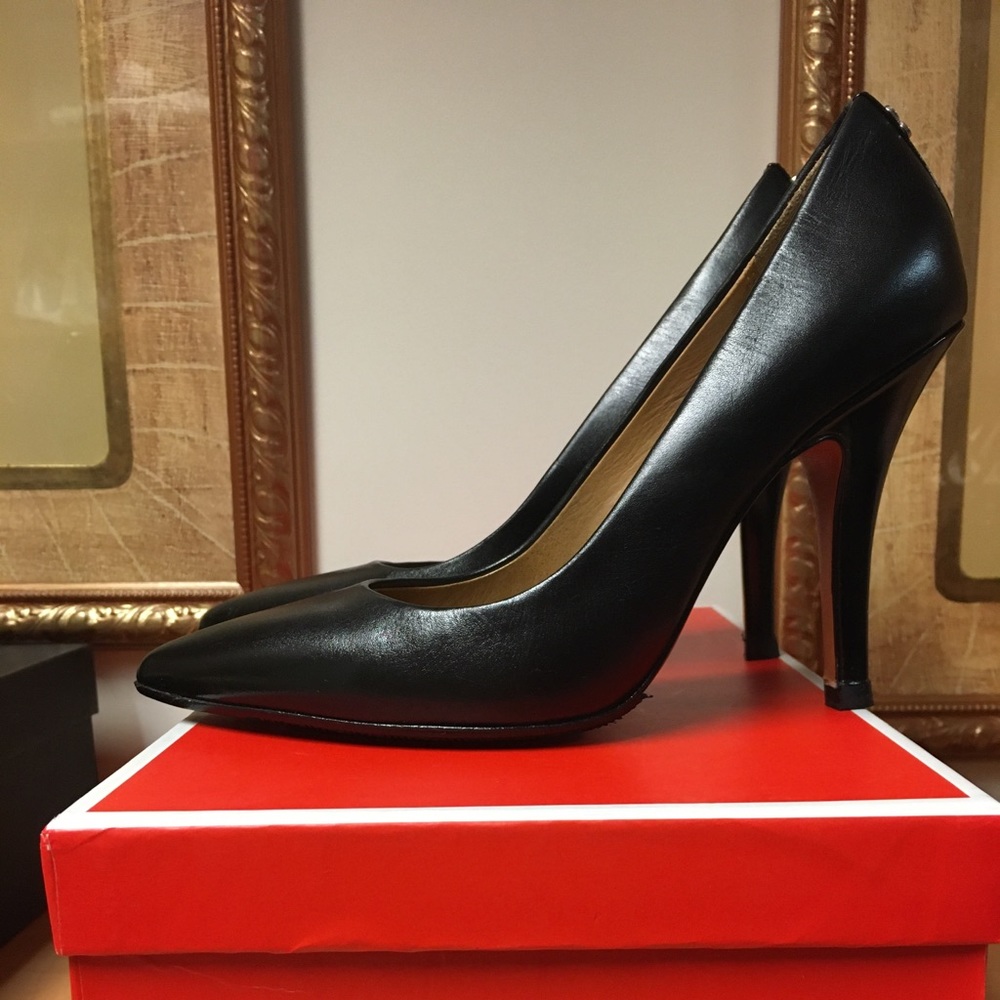 COACH black pumps size 5.5